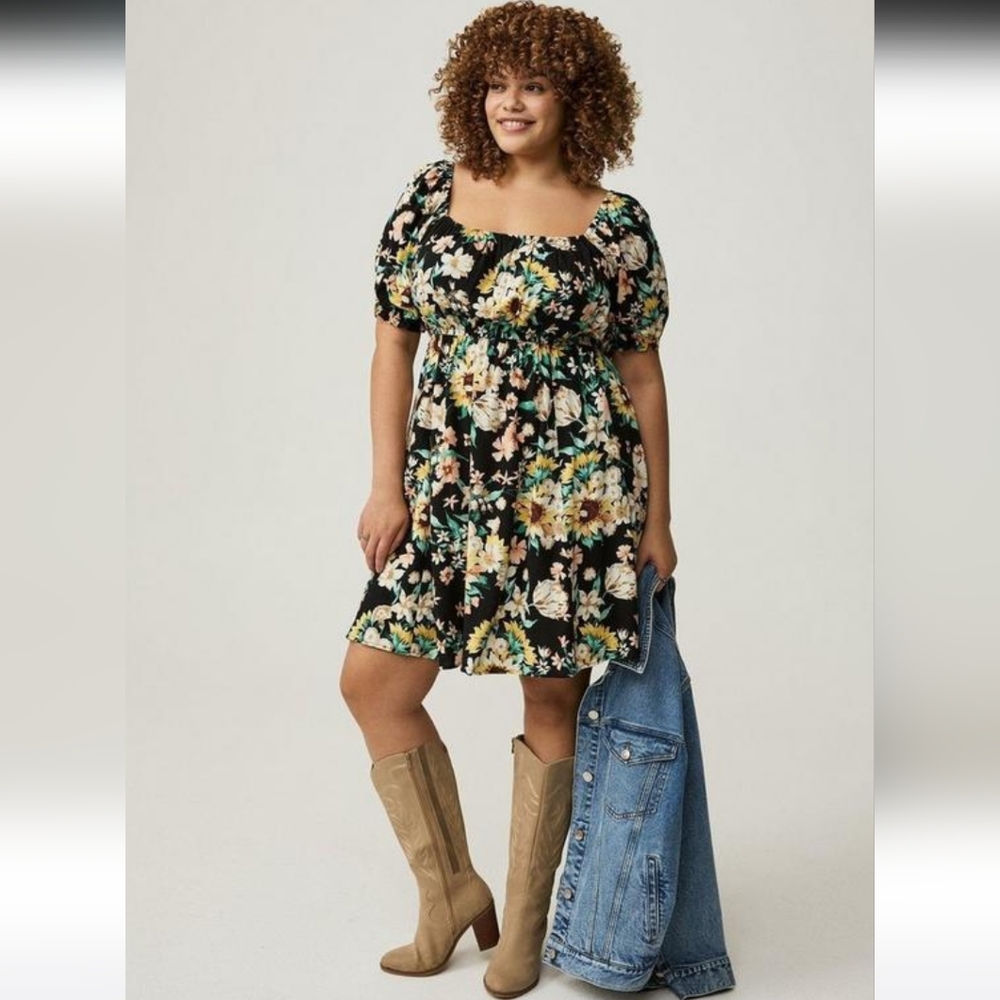 NWT Torrid Mini Puff Sleece Floral Black Dress
